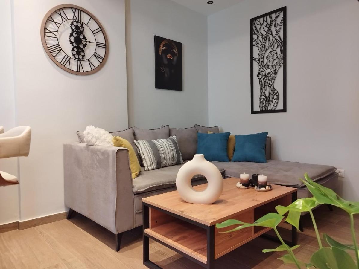 Luxurious Apartment In The Heart Of Town ! Loutráki Exterior photo