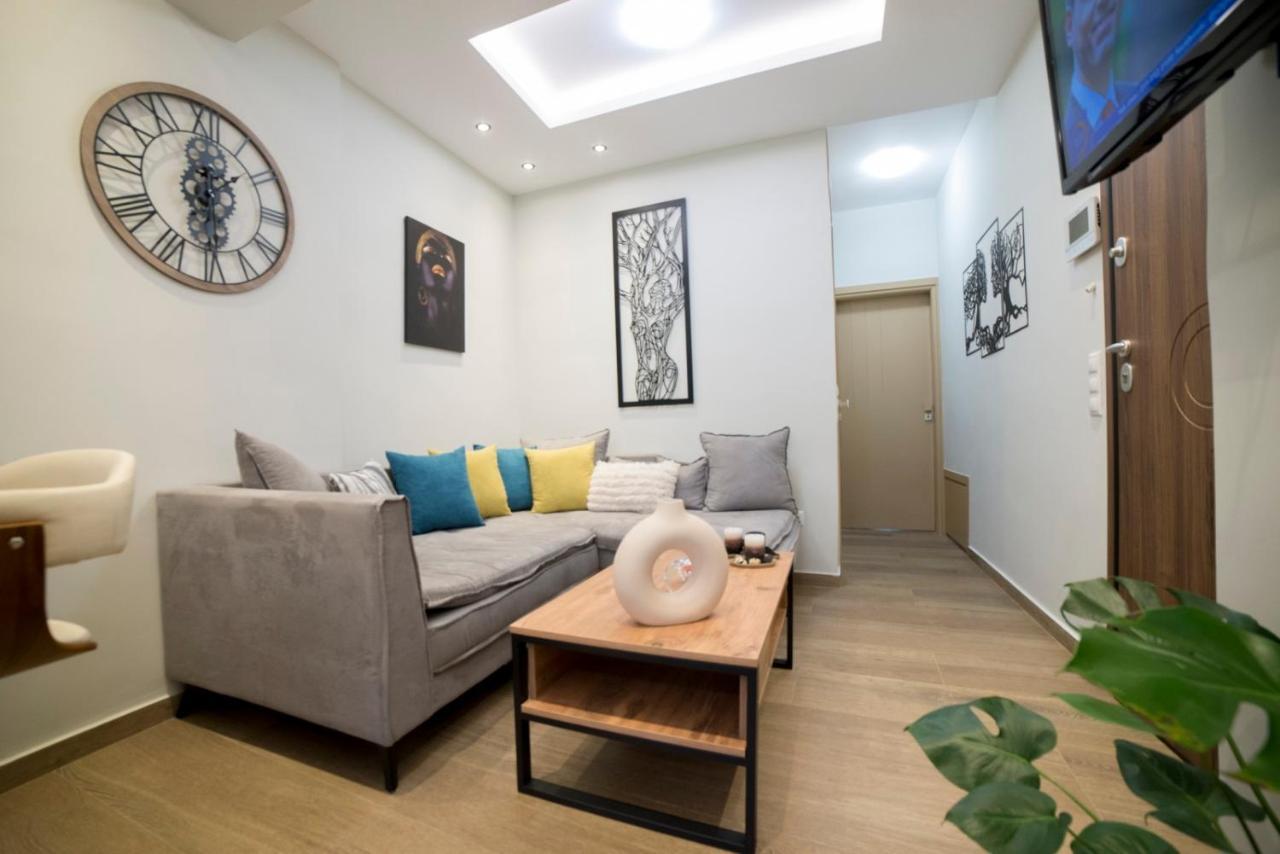 Luxurious Apartment In The Heart Of Town ! Loutráki Exterior photo