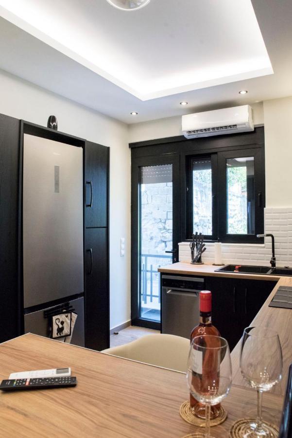 Luxurious Apartment In The Heart Of Town ! Loutráki Exterior photo